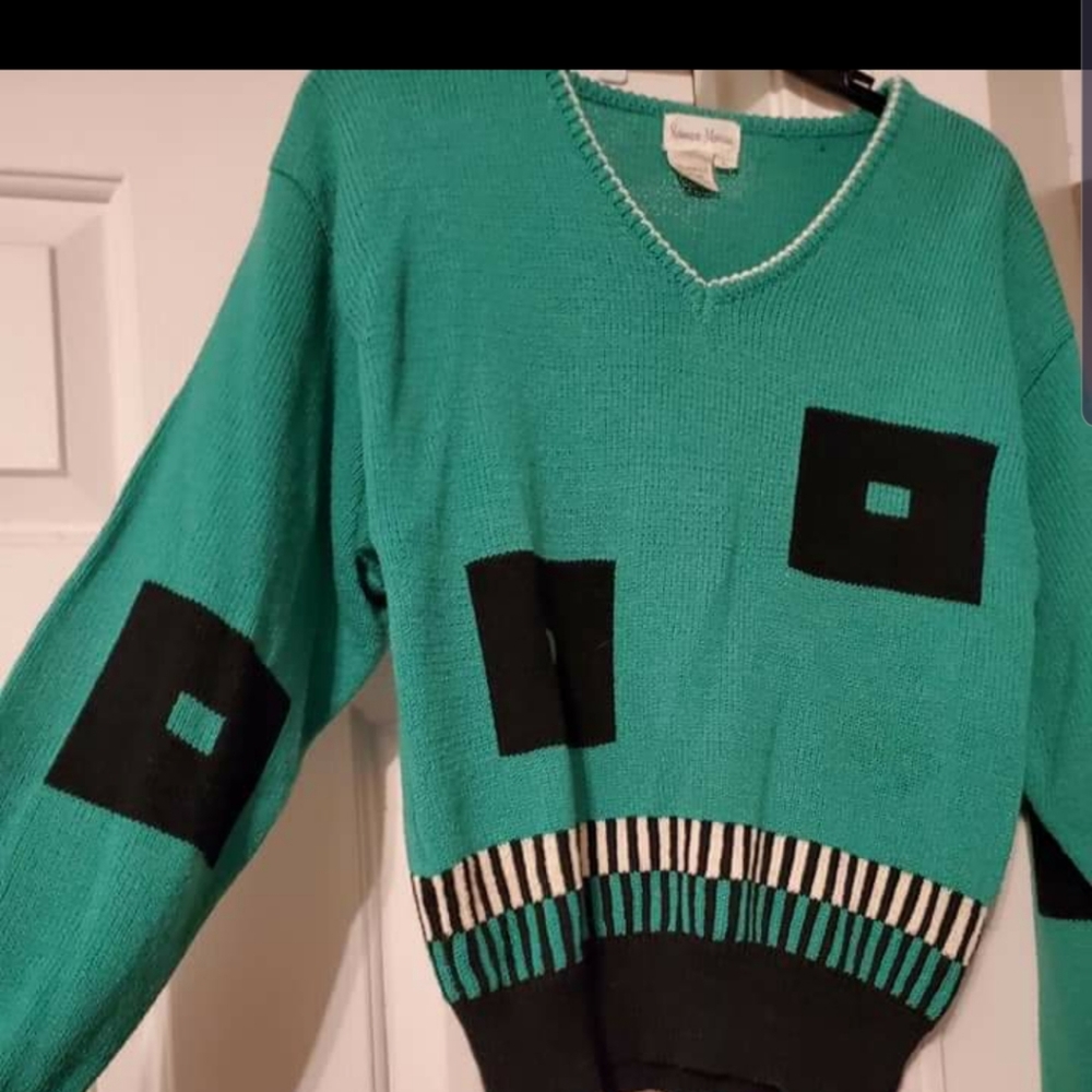 Neiman's Marcus V Neck Sweater